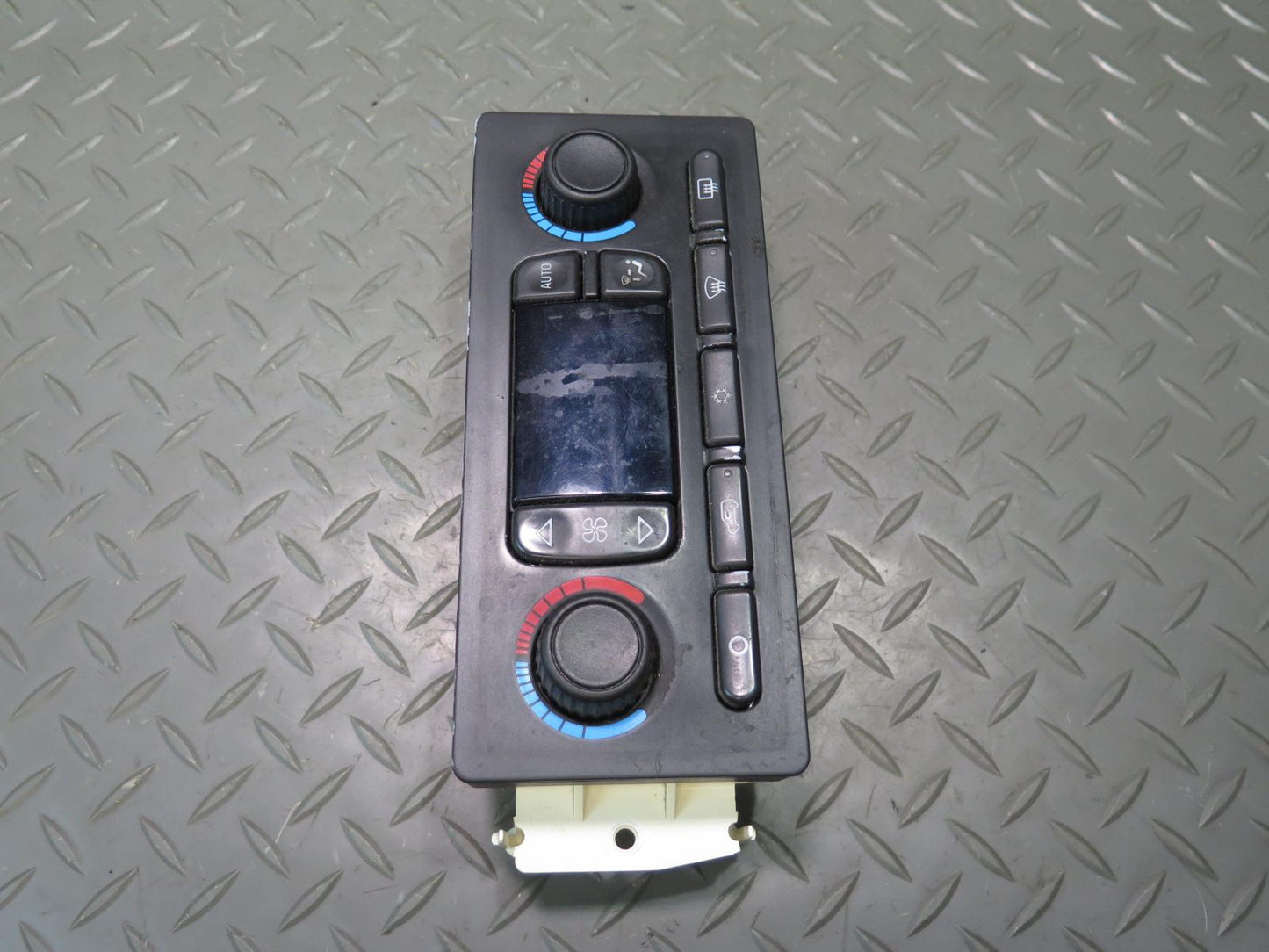 2003-2007 Hummer H2 A/C Heater Climate Control Switch Panel 21998695