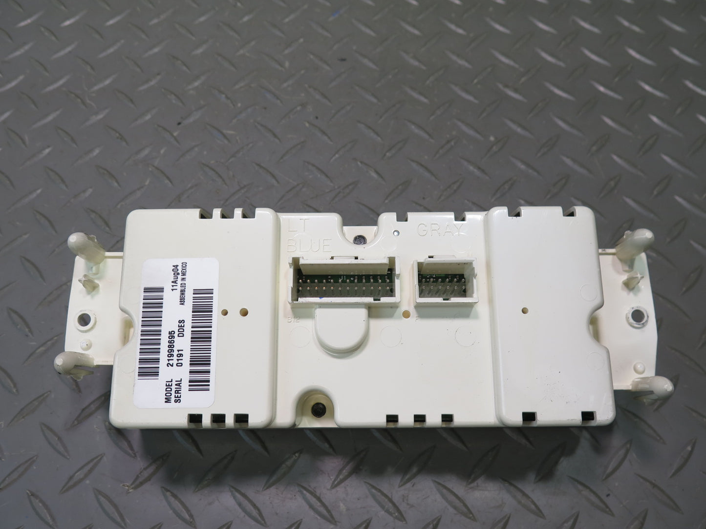 2003-2007 Hummer H2 A/C Heater Climate Control Switch Panel 21998695