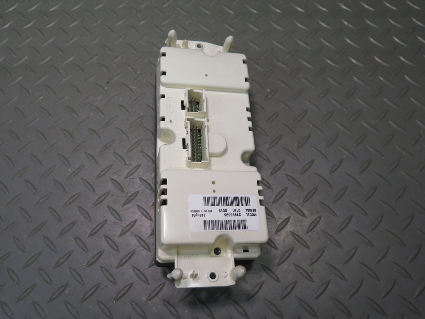 2003-2007 Hummer H2 A/C Heater Climate Control Switch Panel 21998695