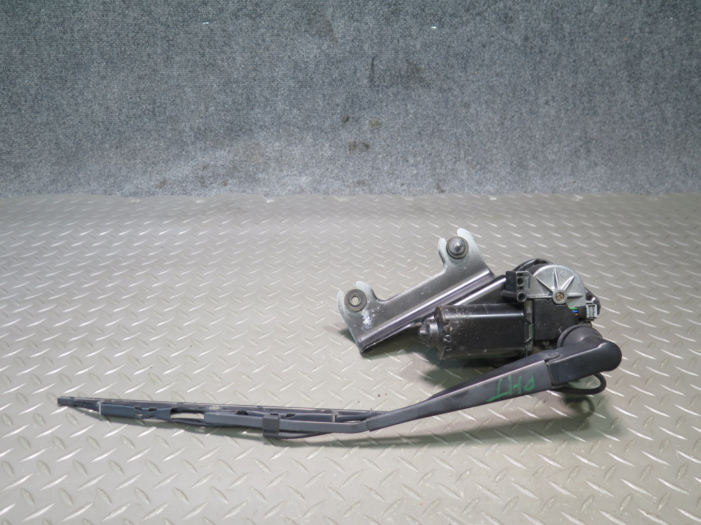 2003-2007 Hummer H2 Rear Tailgate Lift Gate Back Door Wiper W/ Motor 15186765