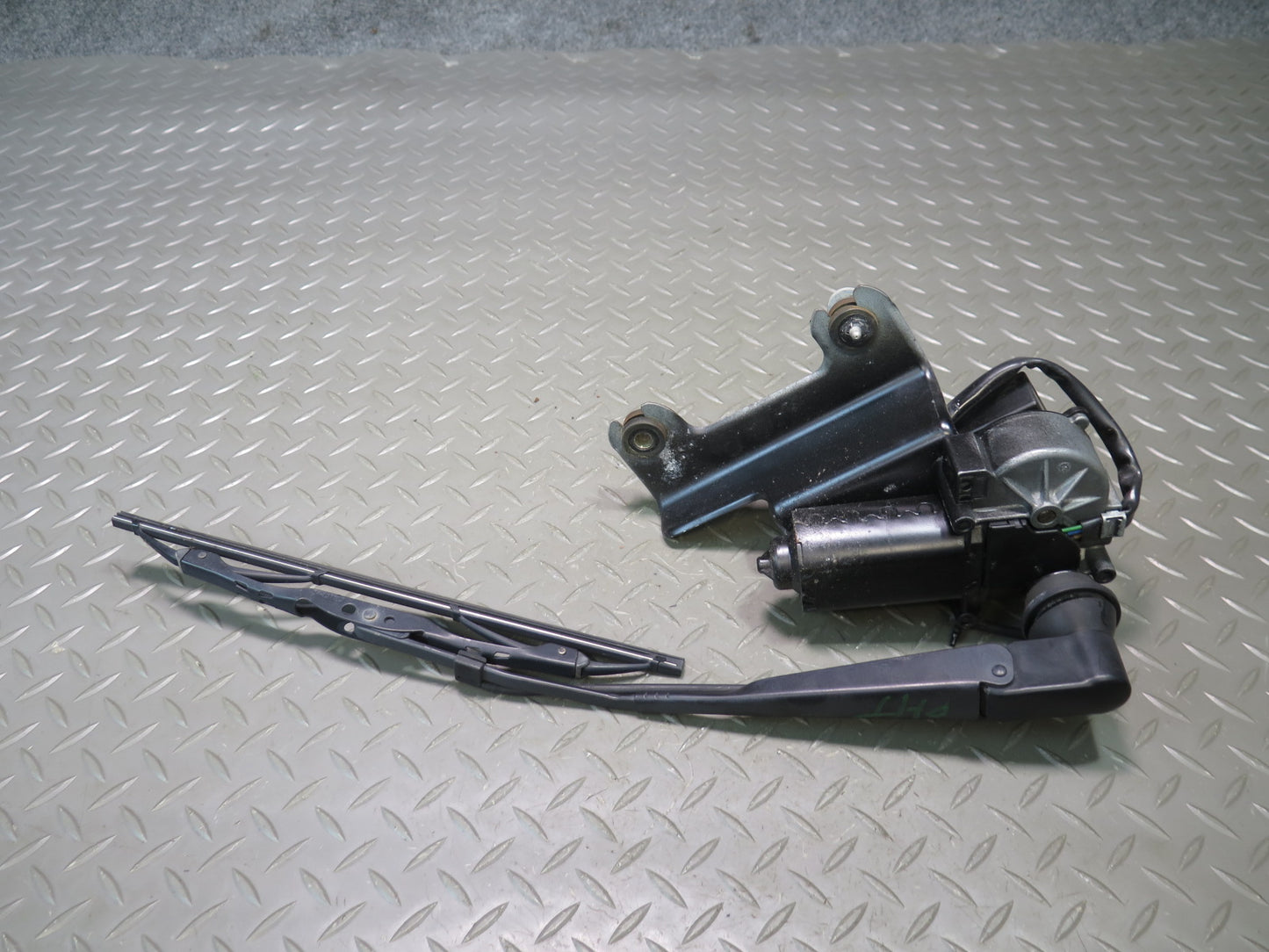 2003-2007 Hummer H2 Rear Tailgate Lift Gate Back Door Wiper W/ Motor 15186765