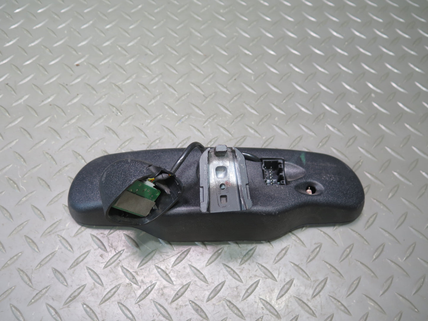 2003-2009 Hummer H2 Front Windshield Interior Auto Dim Rear View Mirror Black