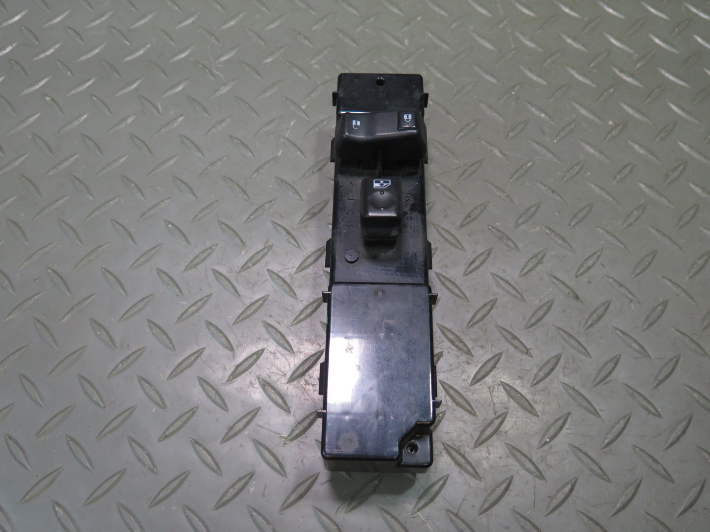 2003-2007 Hummer H2 Front Right Pass Side Door Window Switch 21994841