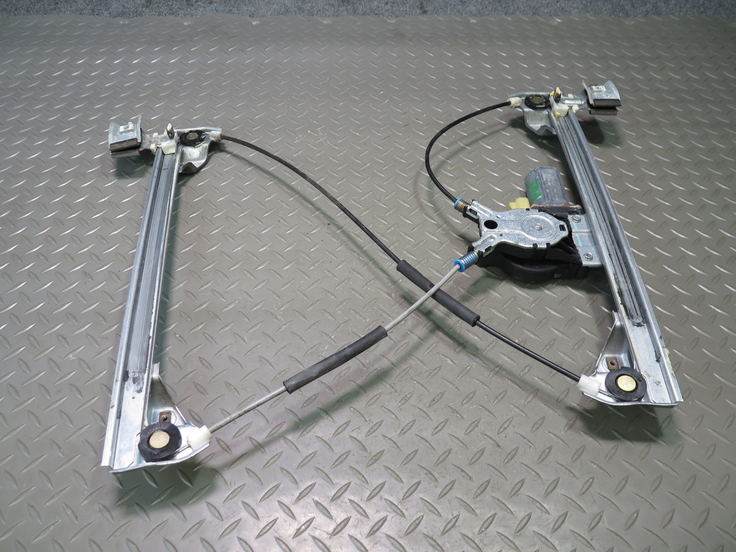 2003-2009 Hummer H2 Front Left Side Door Window Regulator W/ Motor