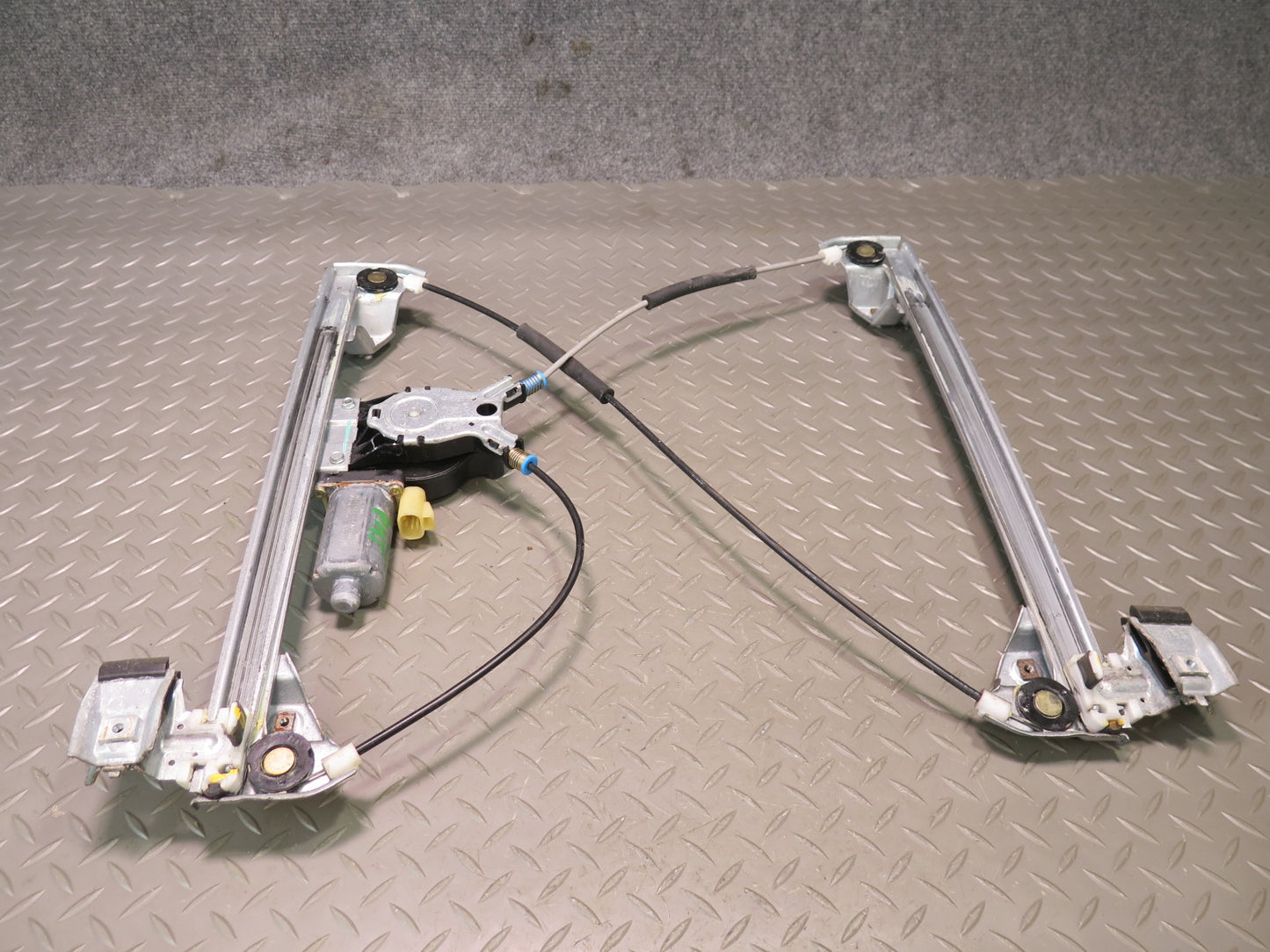 2003-2009 Hummer H2 Front Left Side Door Window Regulator W/ Motor