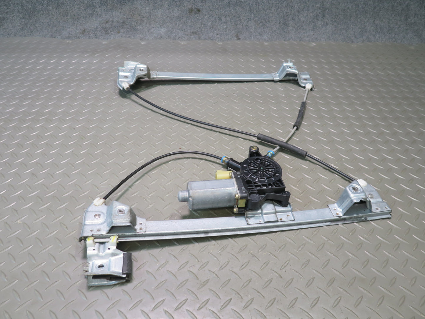 2003-2009 Hummer H2 Front Left Side Door Window Regulator W/ Motor