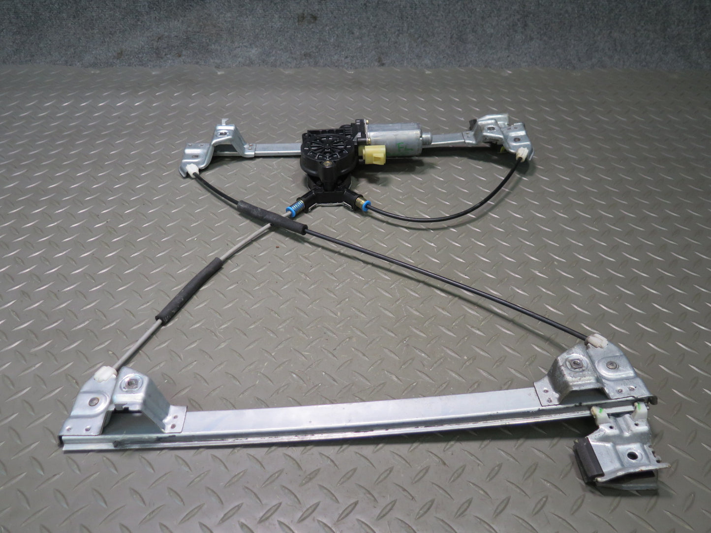 2003-2009 Hummer H2 Front Left Side Door Window Regulator W/ Motor