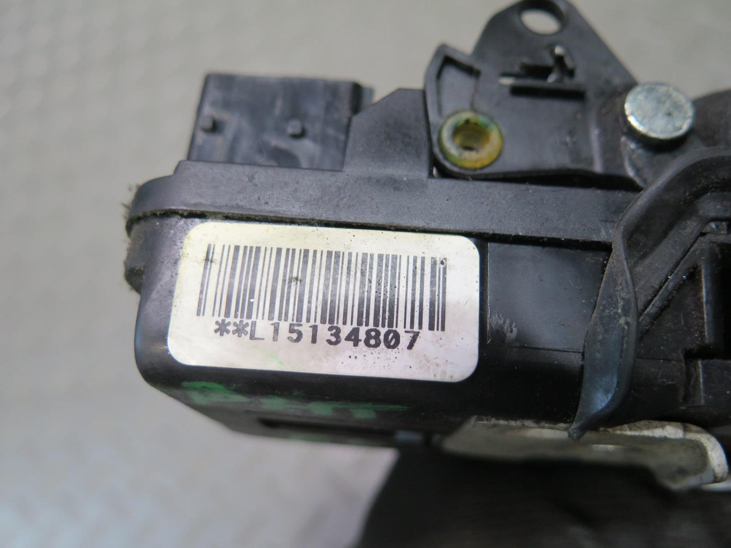 2003-2005 Hummer H2 Front Left Driver Side Door Lock Latch Actuator 15134807