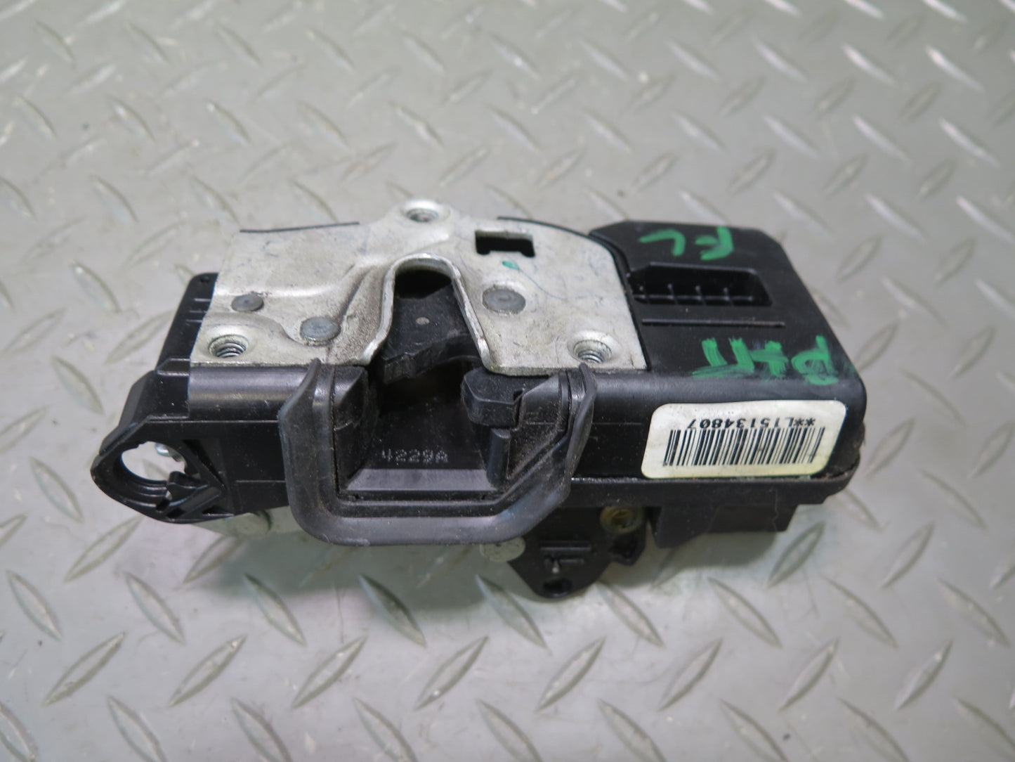 2003-2005 Hummer H2 Front Left Driver Side Door Lock Latch Actuator 15134807