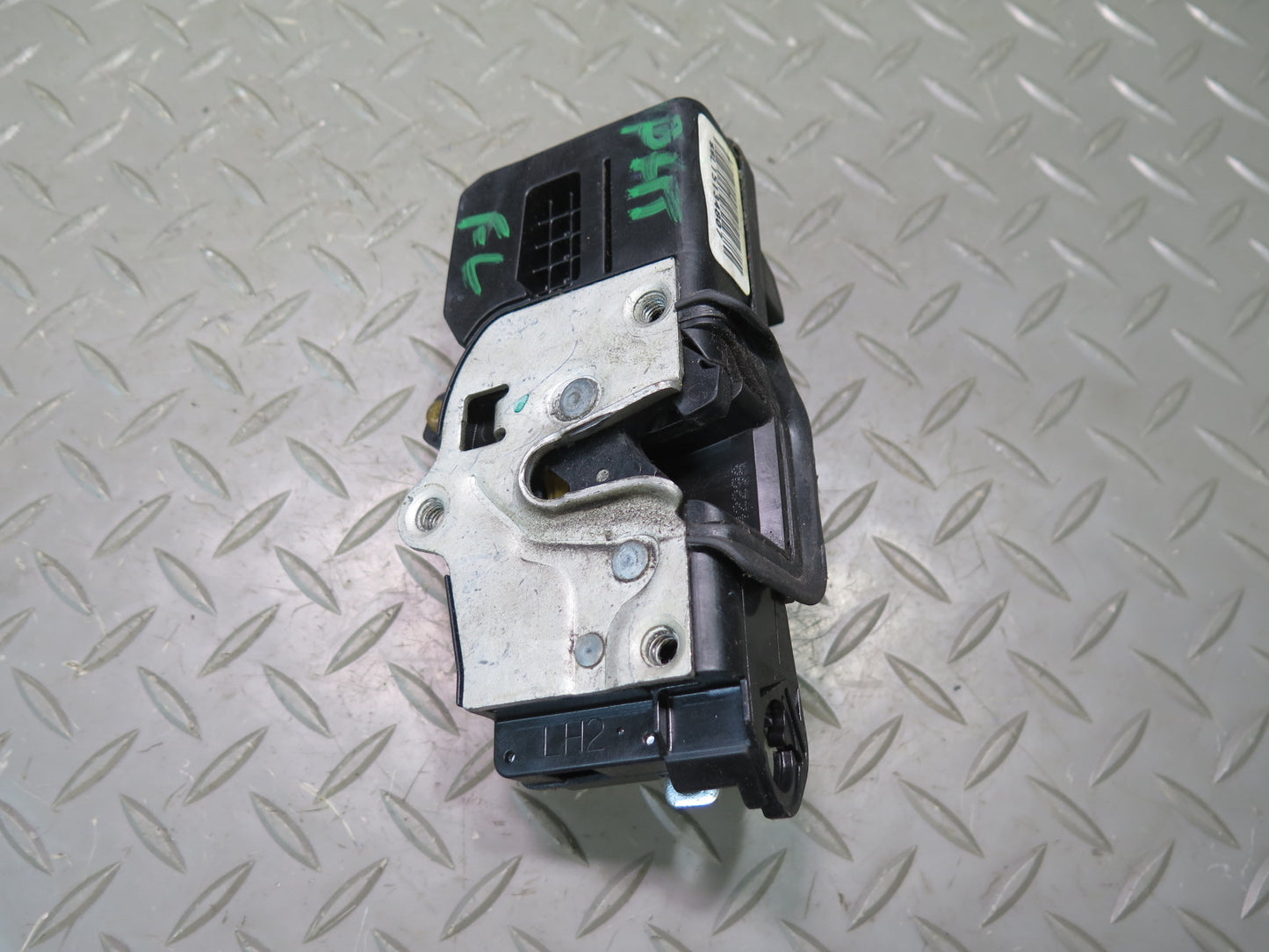 2003-2005 Hummer H2 Front Left Driver Side Door Lock Latch Actuator 15134807