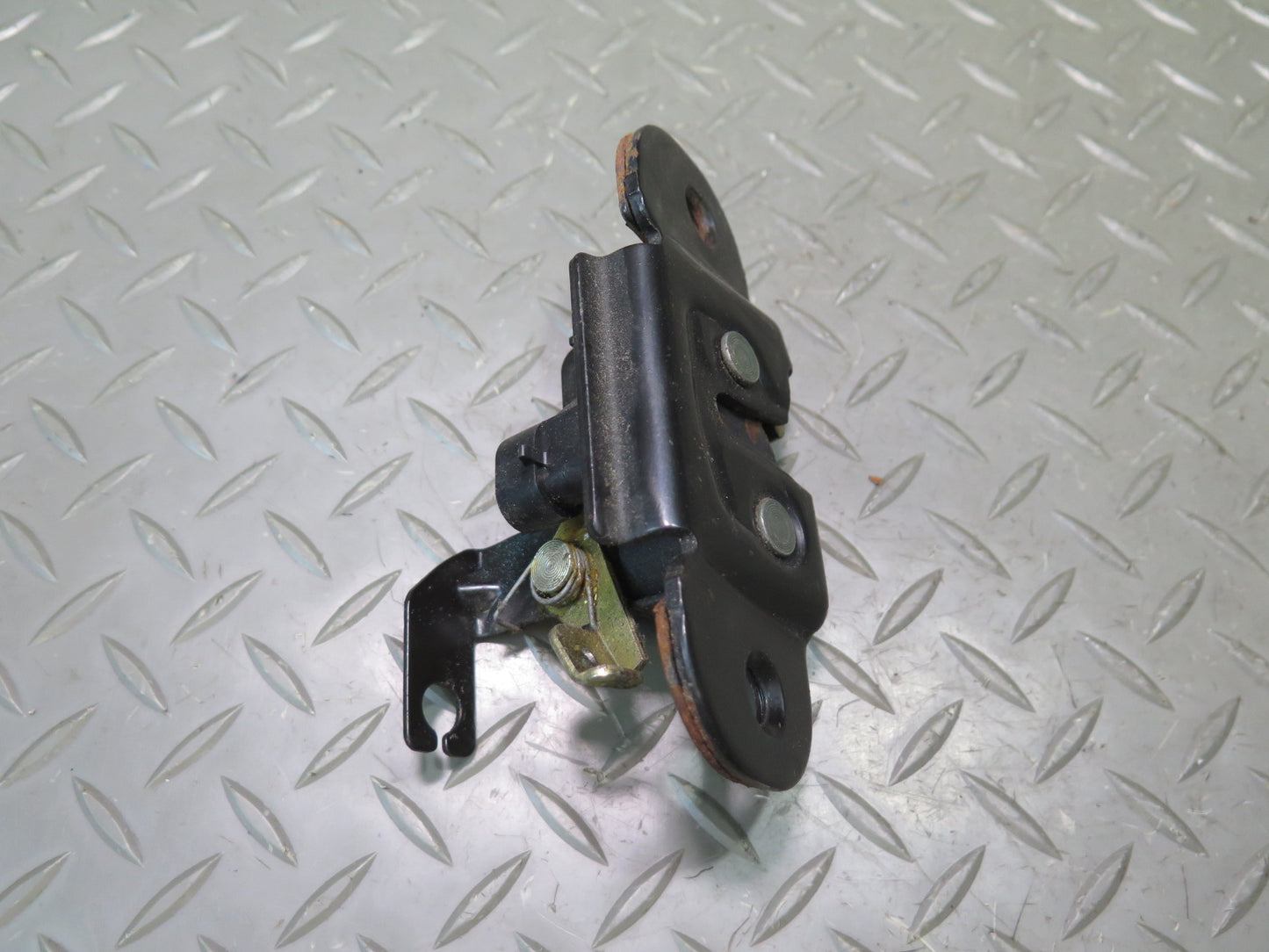 2003-2009 Hummer H2 Rear Trunk Lid Tailgate Liftgate Trunk Lock Latch Set