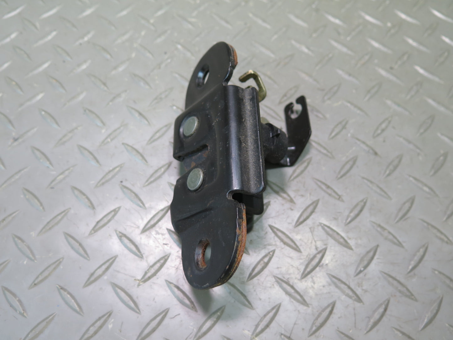2003-2009 Hummer H2 Rear Trunk Lid Tailgate Liftgate Trunk Lock Latch Set
