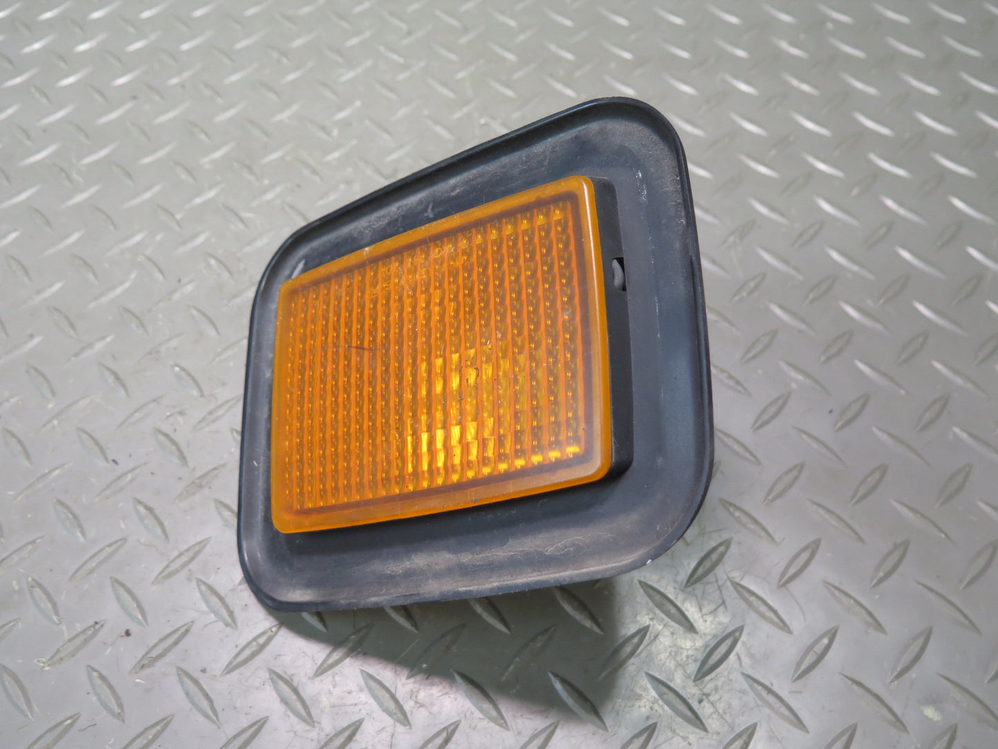 2003-2009 Hummer H2 Front Left & Right Side Turn Signal Parking Light Lamp Set