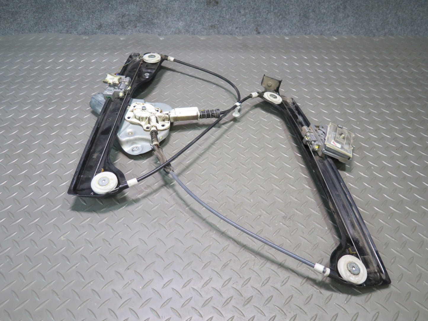 03-08 BMW E85 E86 Z4 Right Door Window Regulator w Motor OEM