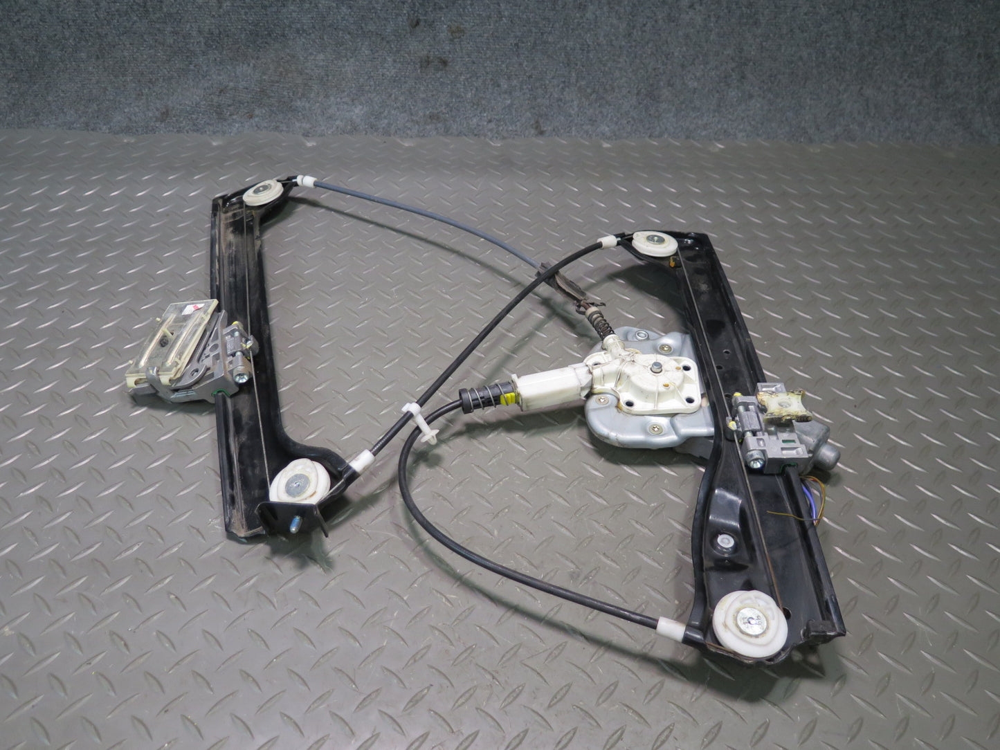 03-08 BMW E85 E86 Z4 Right Door Window Regulator w Motor OEM