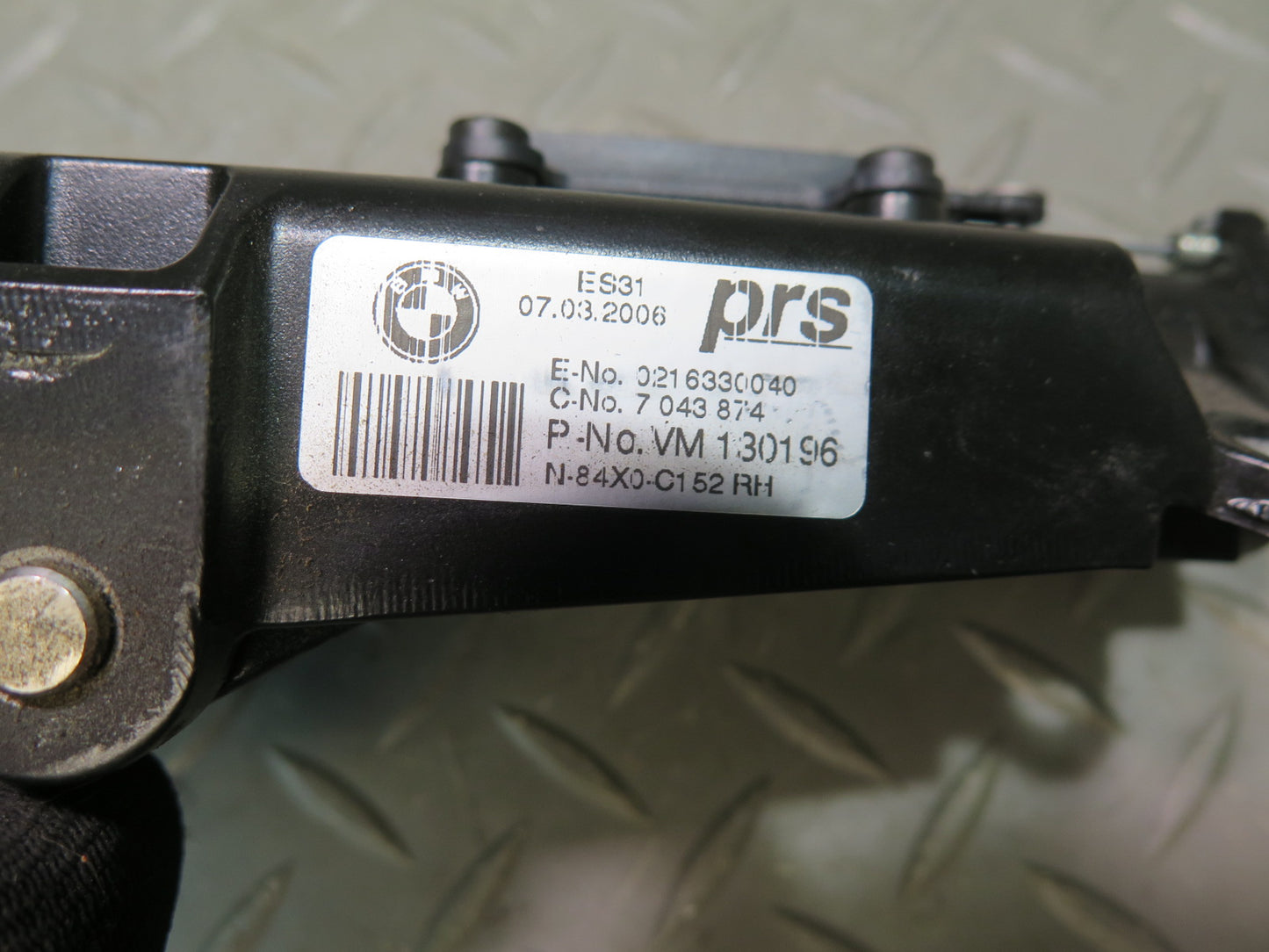 03-08 BMW E85 Z4 Right & Left Soft TOP Lock Latch Mechanism Set OEM