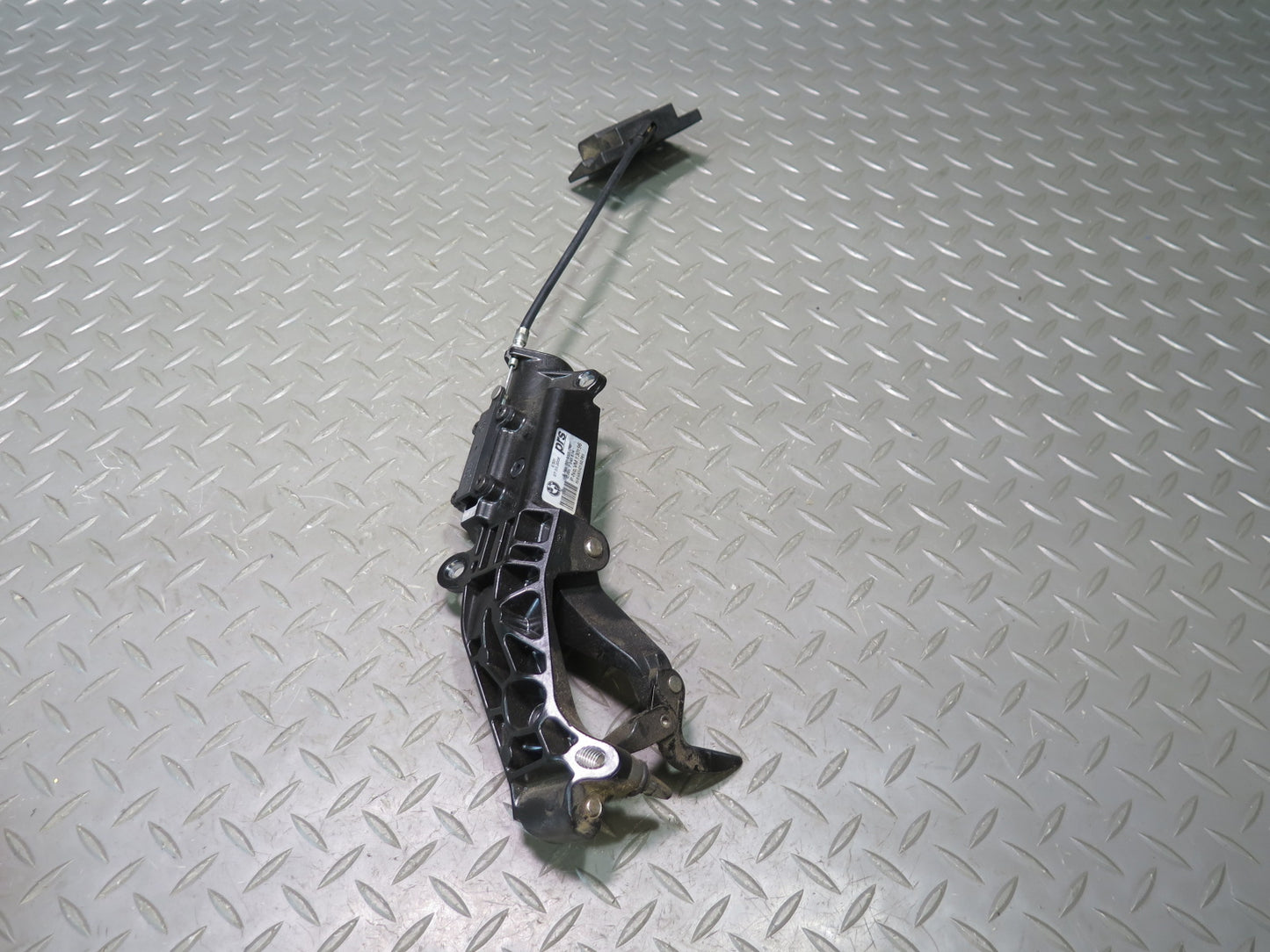 03-08 BMW E85 Z4 Right & Left Soft TOP Lock Latch Mechanism Set OEM