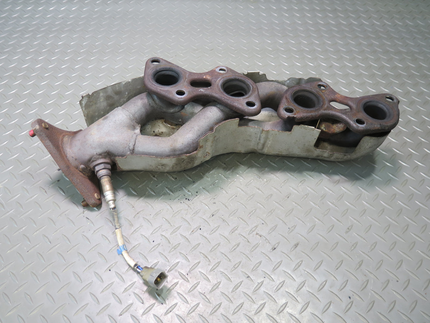 98-00 Lexus UCF20L LS400 1UZFE Left Exhaust Manifold w O2 Oxygen Sensor OEM