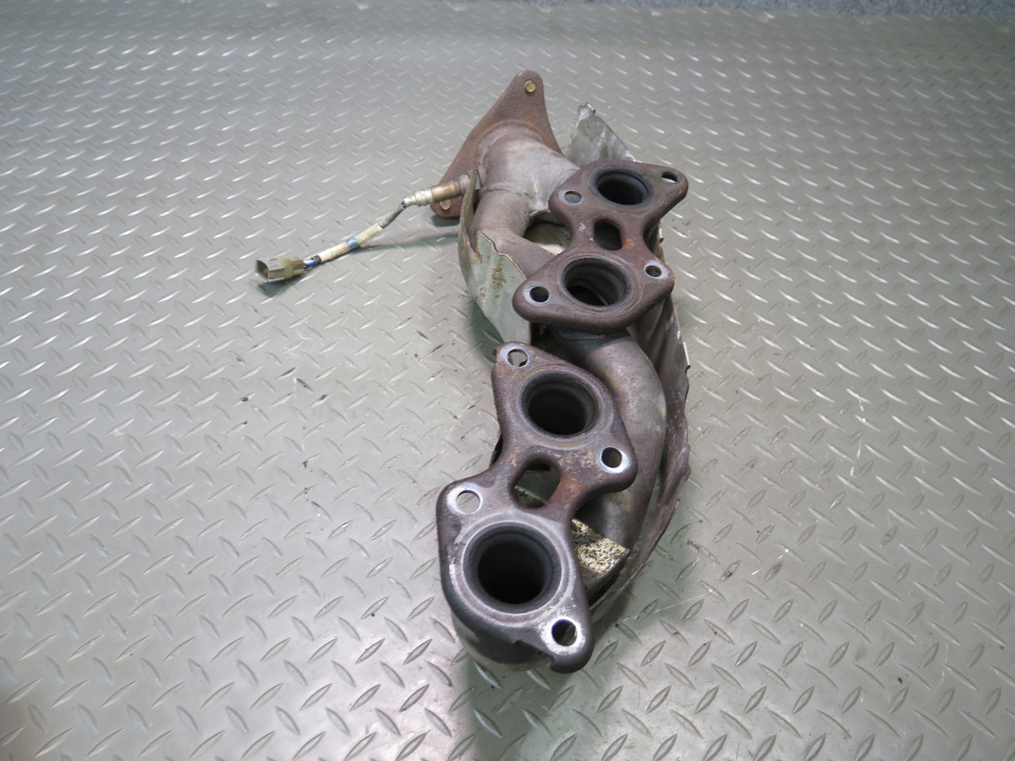 98-00 Lexus UCF20L LS400 1UZFE Left Exhaust Manifold w O2 Oxygen Sensor OEM