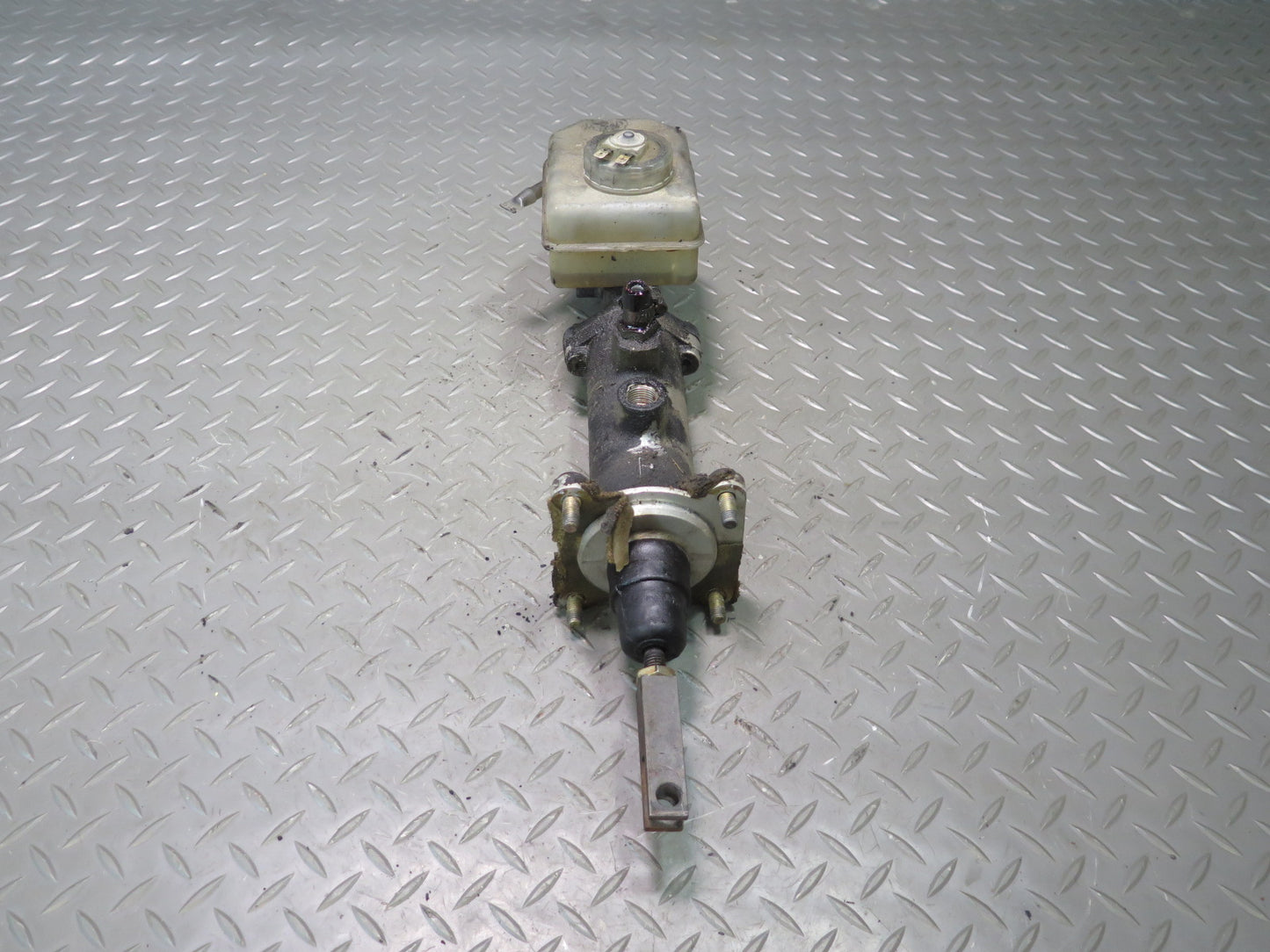 83-84 BMW E24 633CSI Brake Master Cylinder w Reservoir Tank 115K Miles OEM