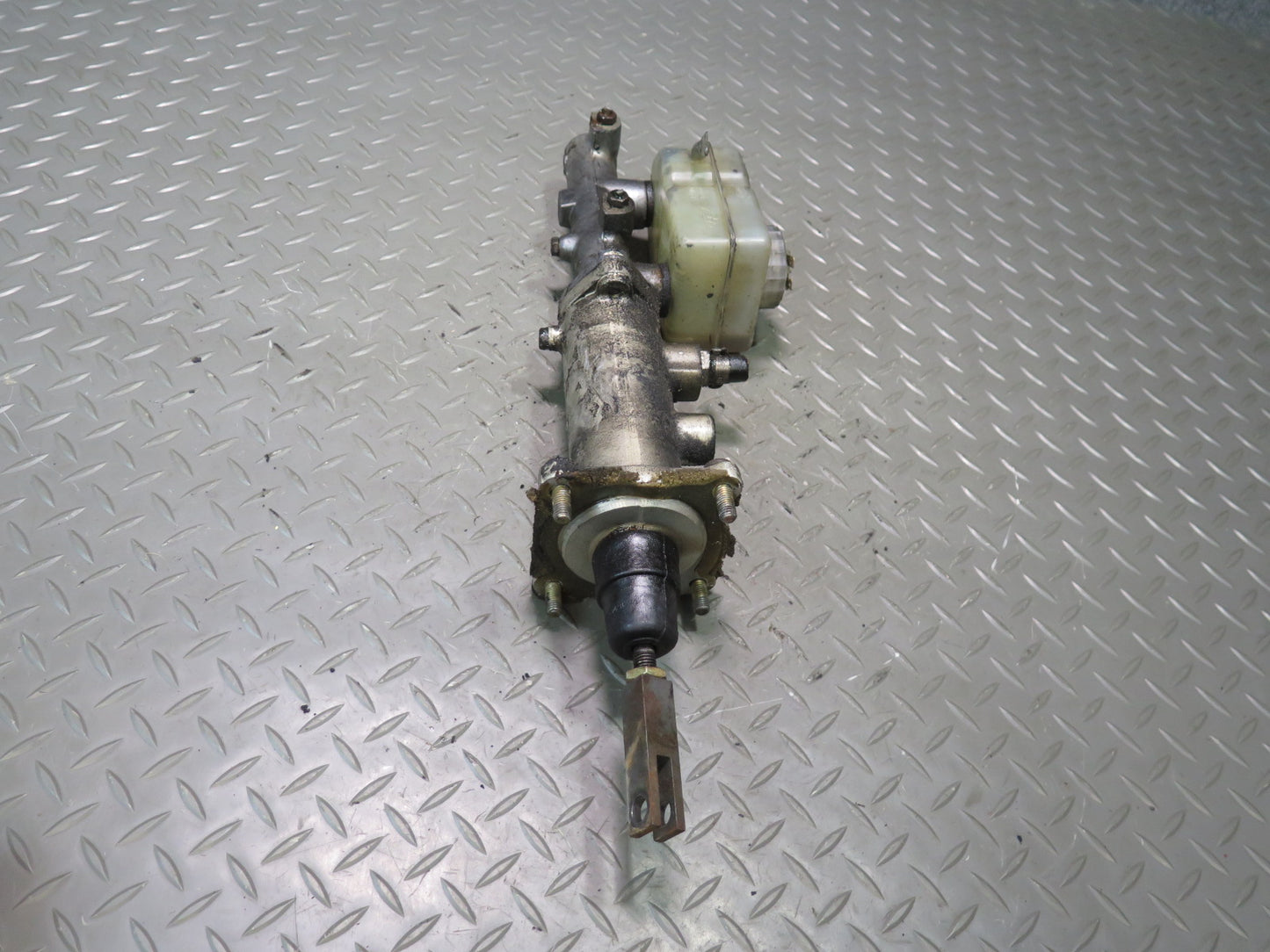 83-84 BMW E24 633CSI Brake Master Cylinder w Reservoir Tank 115K Miles OEM