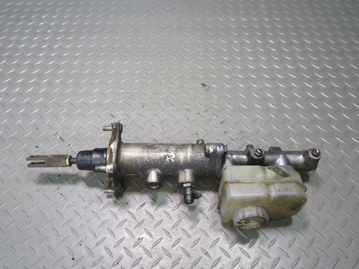 83-84 BMW E24 633CSI Brake Master Cylinder w Reservoir Tank 115K Miles OEM