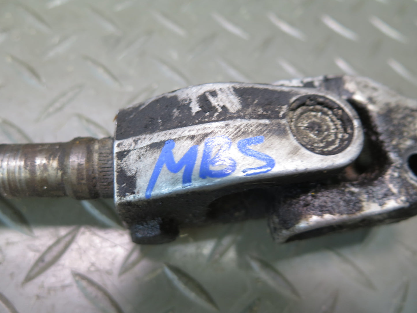 82-89 BMW E24 633CSI 635CSI Steering Column Lower U Joint Linkage Shaft OEM