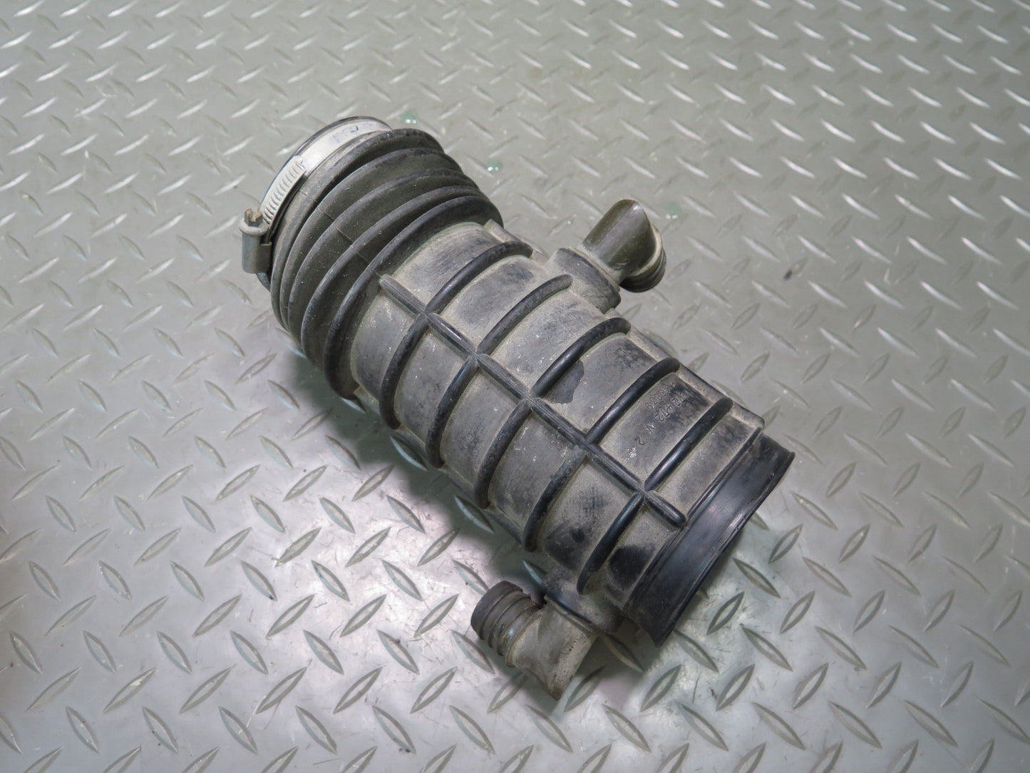83-84 BMW E24 633CSi M30 Engine Air Intake Cleaner Hose Pipe Line 1272472 OEM