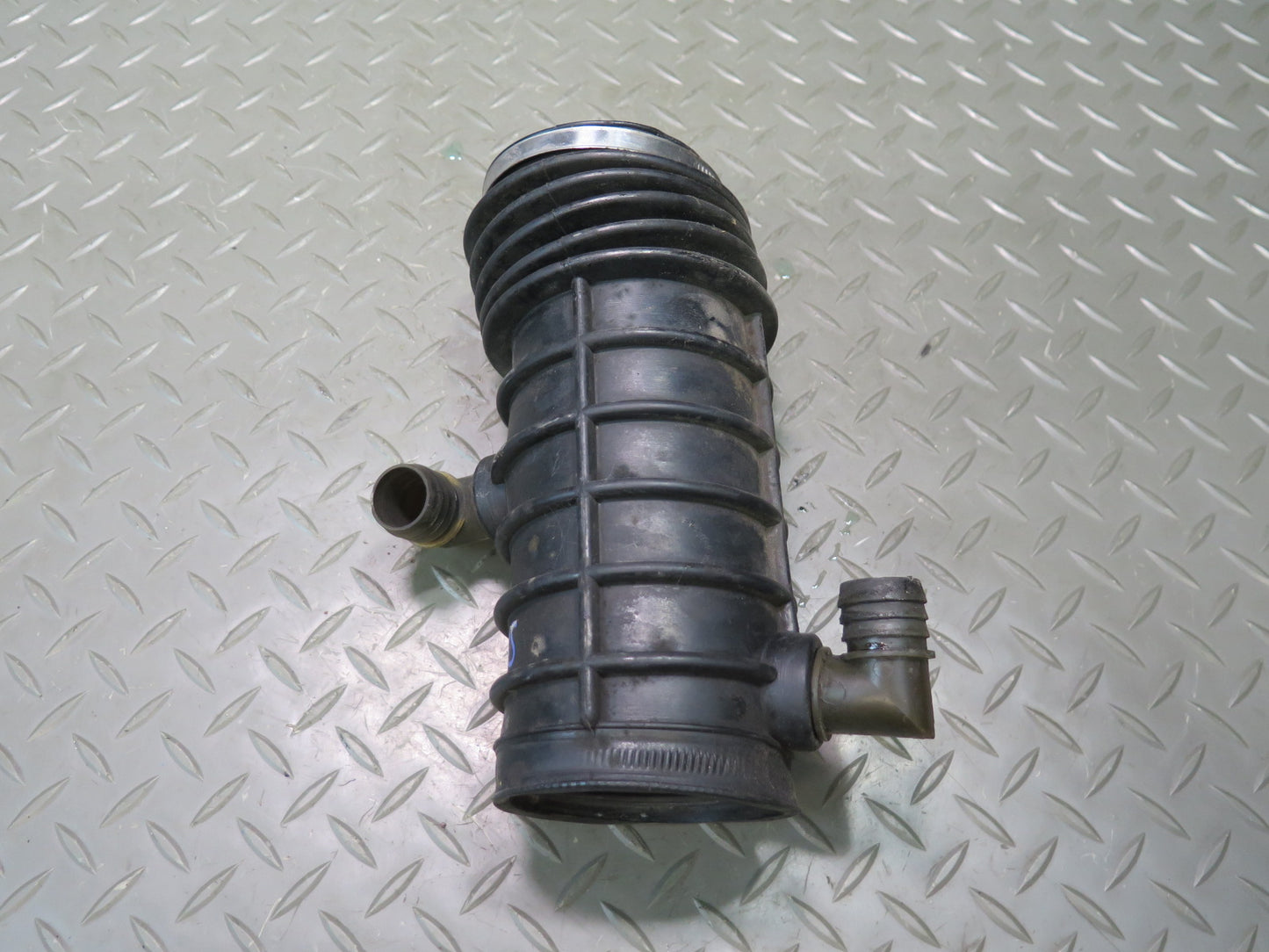 83-84 BMW E24 633CSi M30 Engine Air Intake Cleaner Hose Pipe Line 1272472 OEM