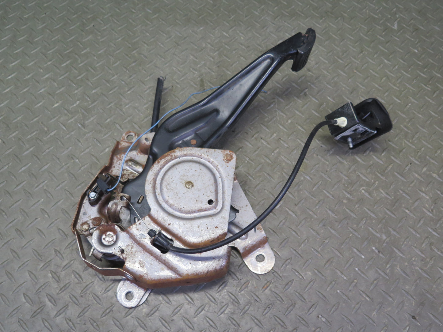 2003-2005 Hummer H2 Manual Emergency Parking Brake Stop Pedal