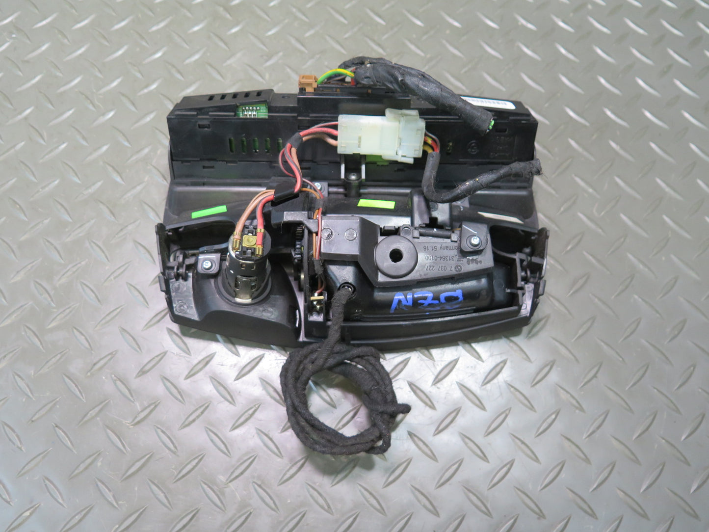 05-08 BMW E85 Z4 Dash Center Console Ash Tray Button Switch Panel 7037227 OEM