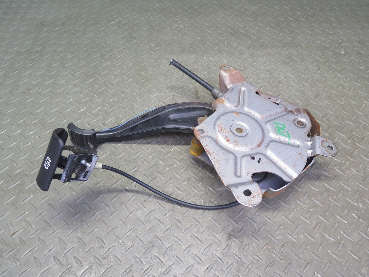 2003-2005 Hummer H2 Manual Emergency Parking Brake Stop Pedal