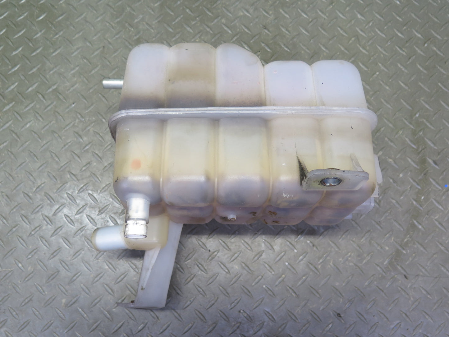 2003-2007 Hummer H2 Engine Coolant Expansion Overflow Reservoir Tank