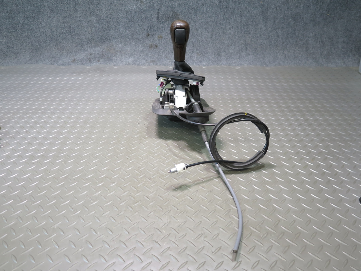 02-06 BMW E46 330ci A/T Automatic Transmission Gear Shifter w Cable & Knob OEM