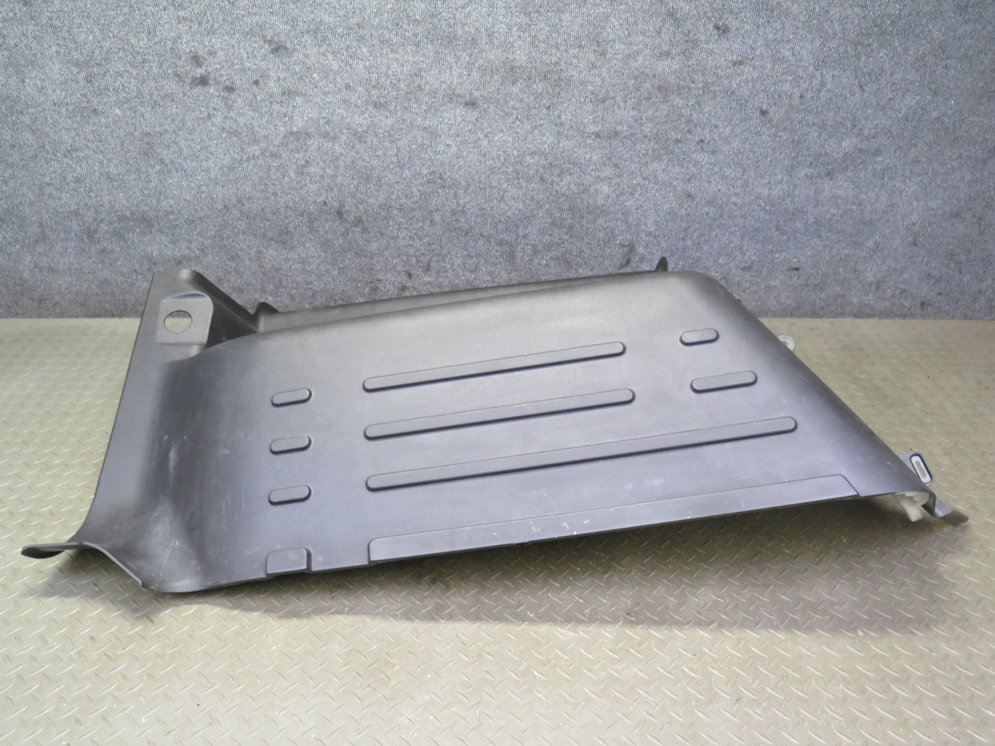 2005-2007 Hummer H2 Rear Left & Right Side Trunk Quarter Panel Trim Cover Set