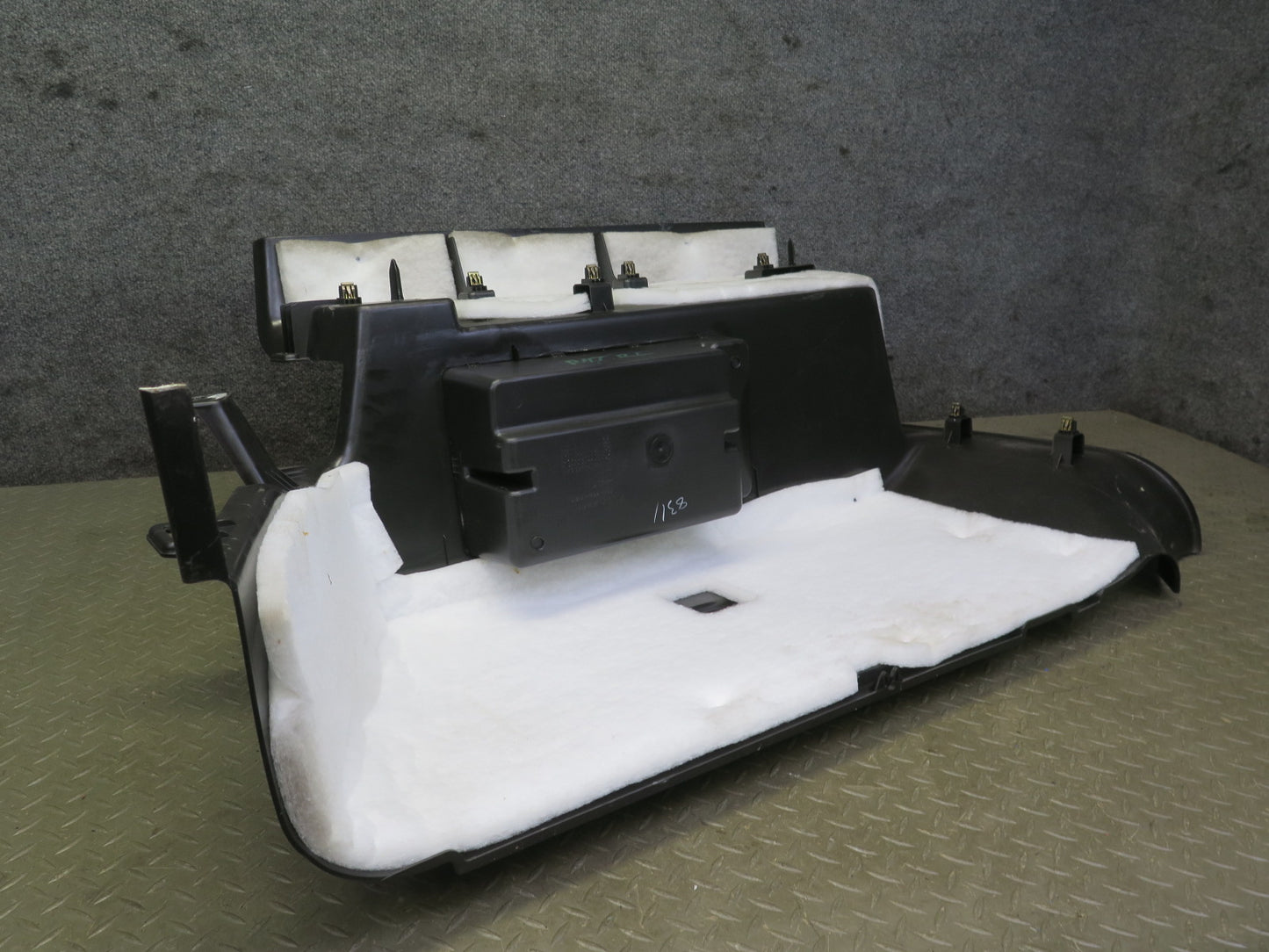 2005-2007 Hummer H2 Rear Left & Right Side Trunk Quarter Panel Trim Cover Set