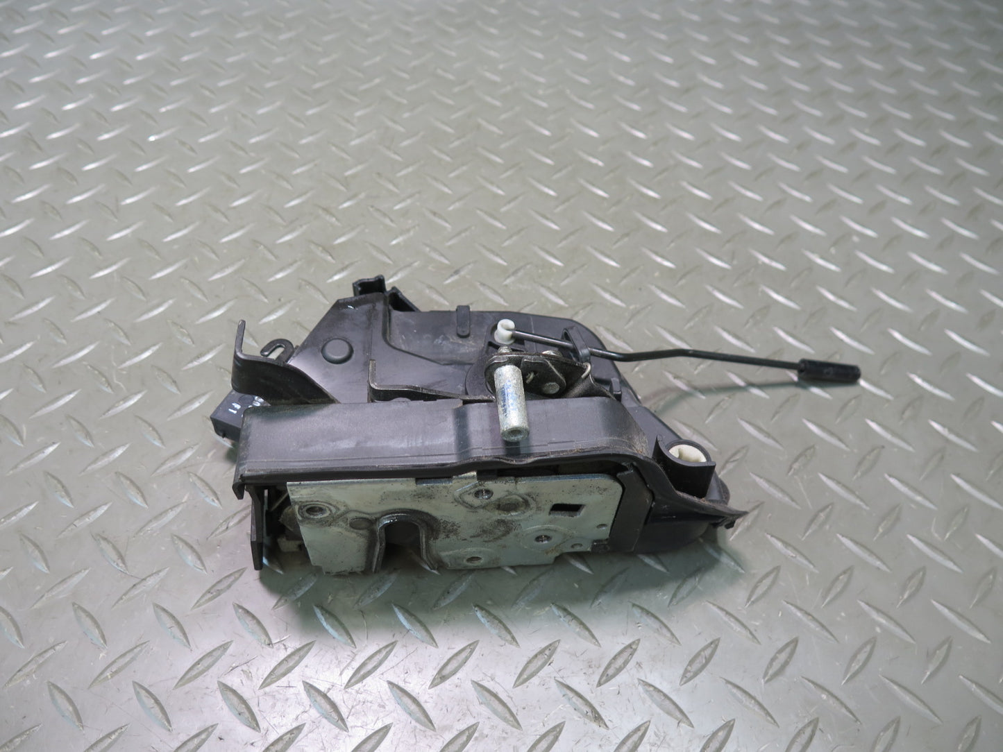 2001-2006 BMW E46 M3 3-SERIES Convertible Left Door Lock Latch Actuator