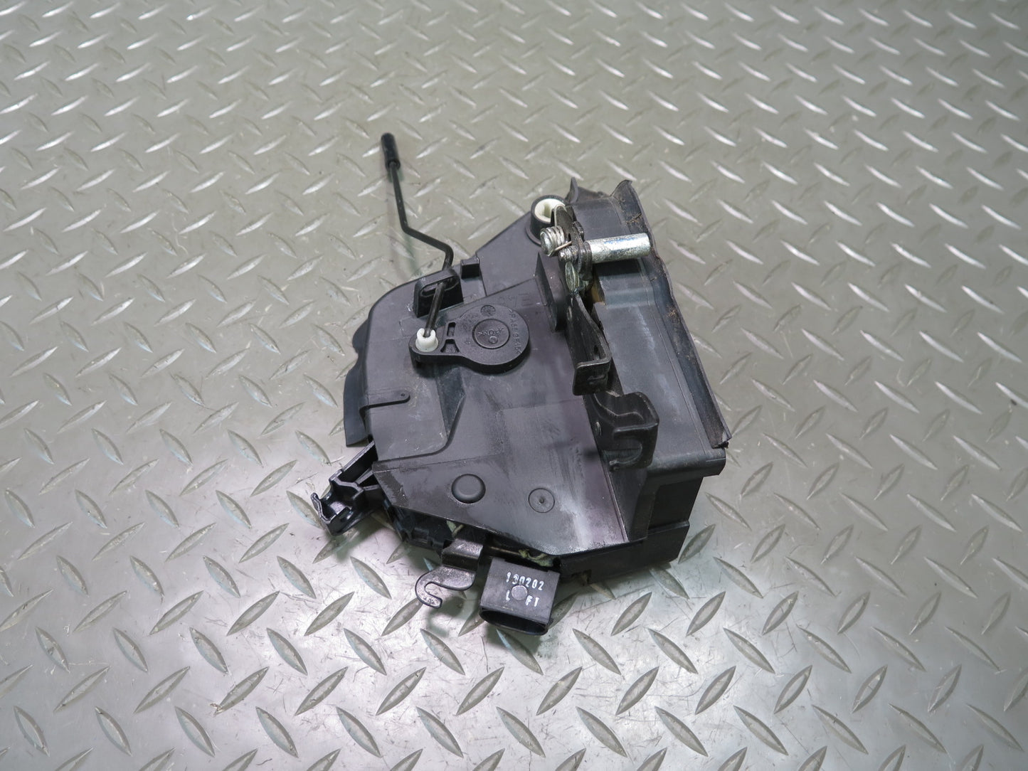 2001-2006 BMW E46 M3 3-SERIES Convertible Left Door Lock Latch Actuator