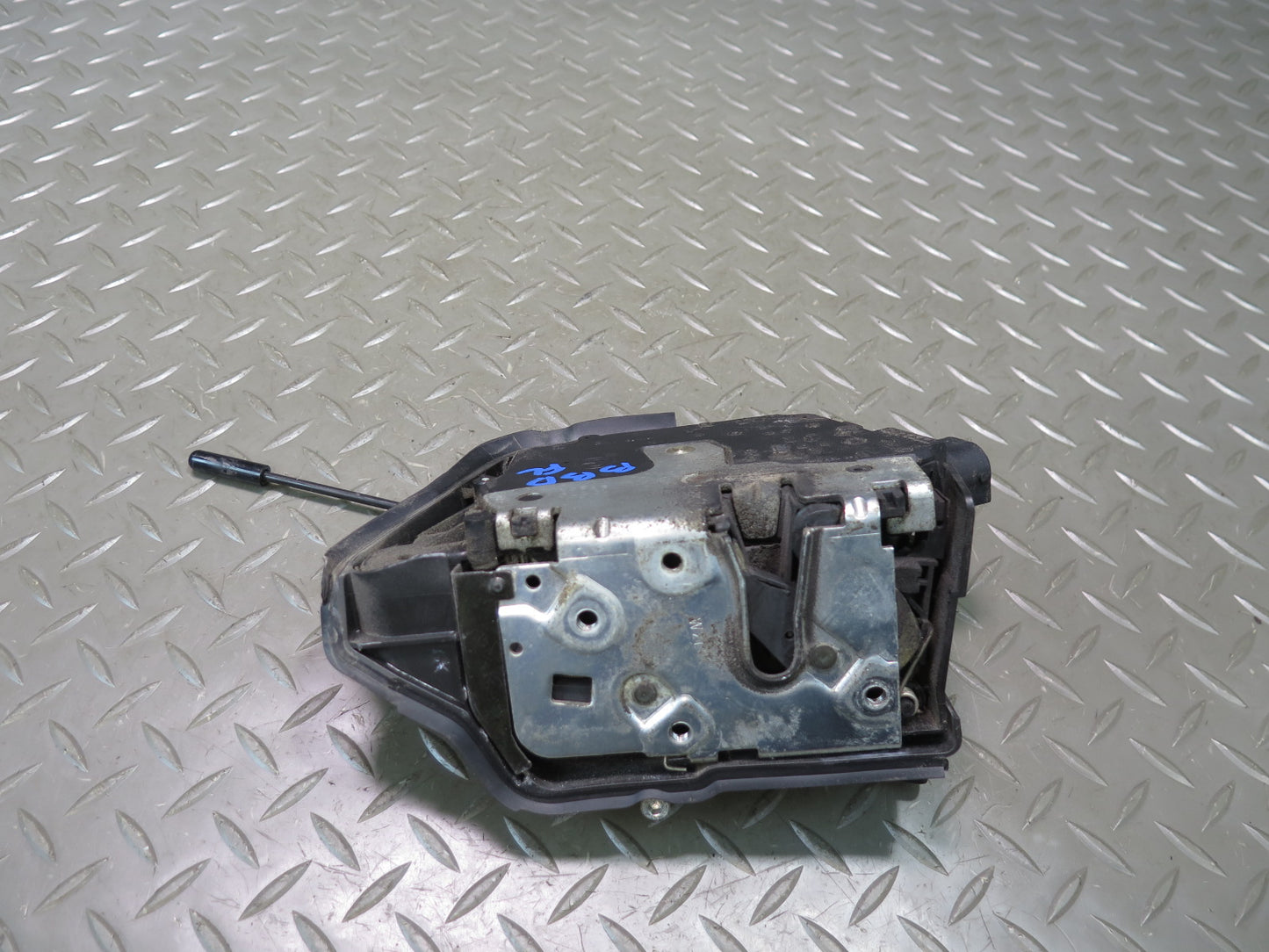 2001-2006 BMW E46 M3 3-SERIES Convertible Left Door Lock Latch Actuator