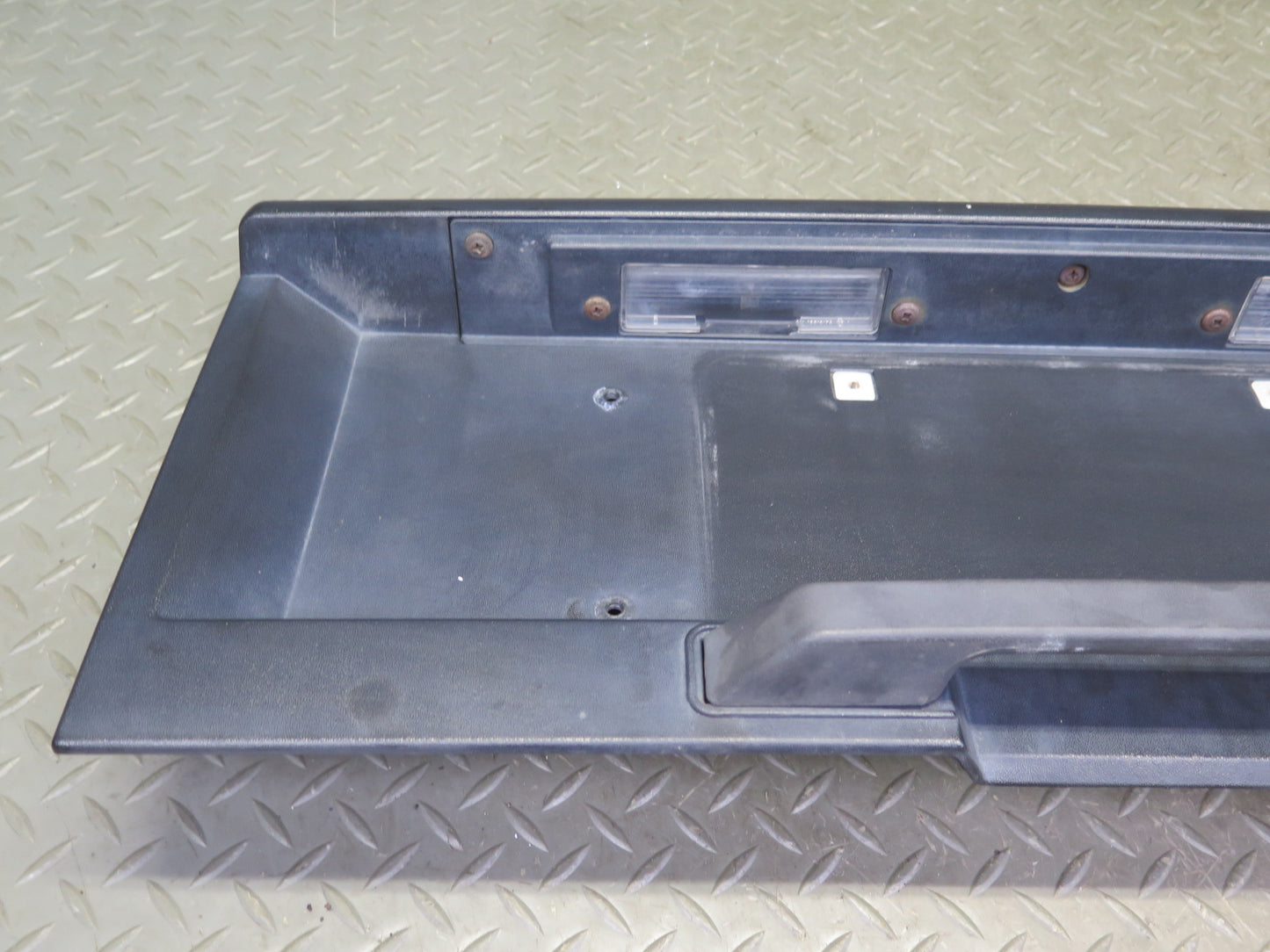 2003-2005 Hummer H2 Rear Trunk Lid Liftgate License Plate Panel W/ Handle