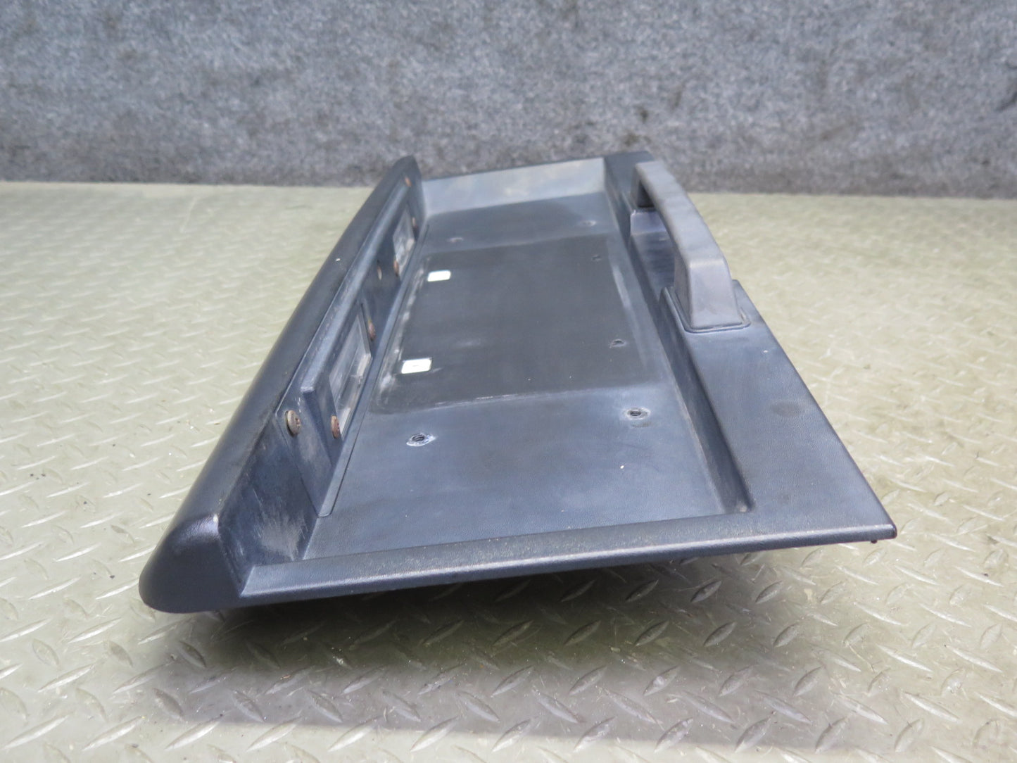2003-2005 Hummer H2 Rear Trunk Lid Liftgate License Plate Panel W/ Handle