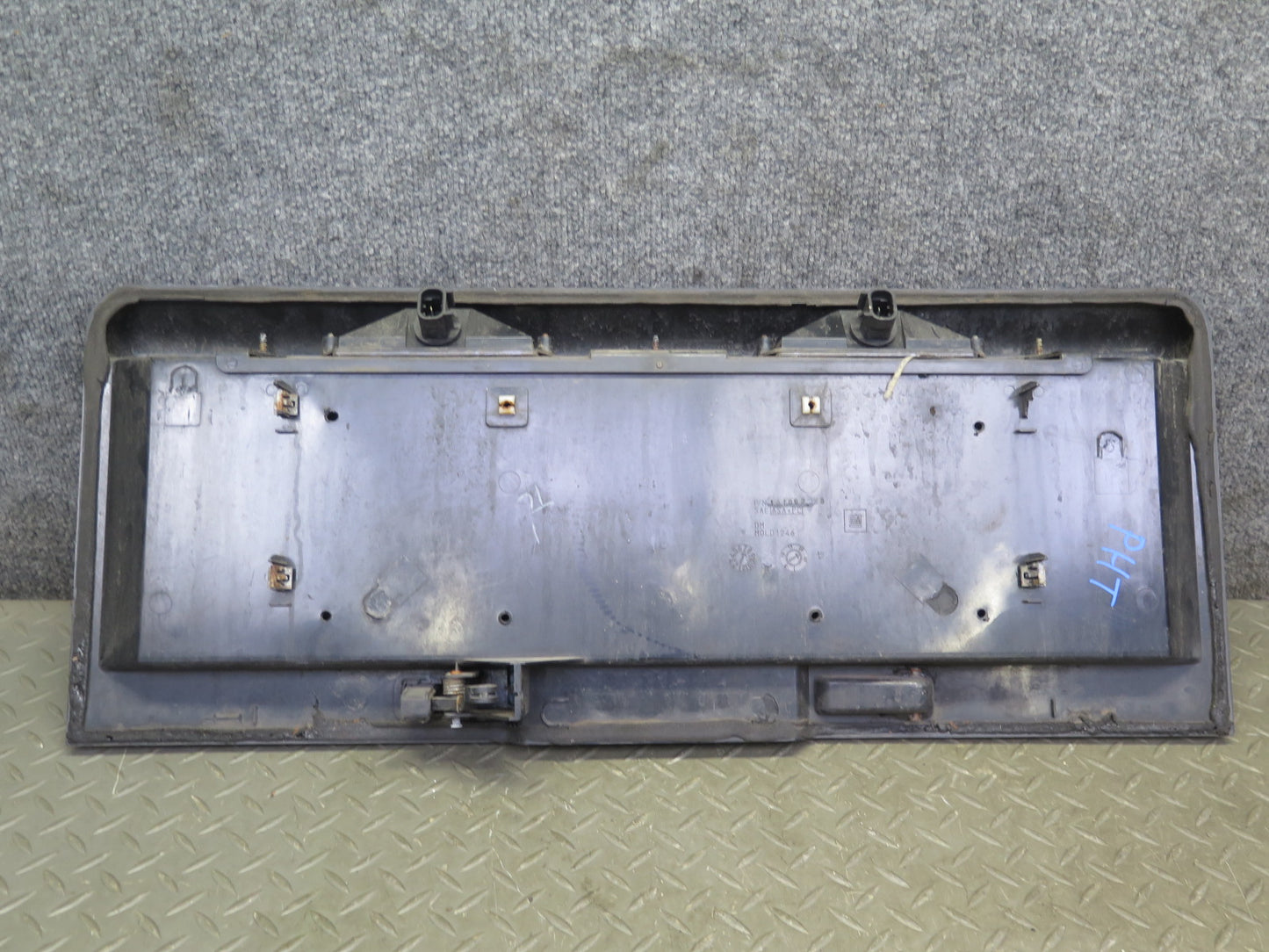 2003-2005 Hummer H2 Rear Trunk Lid Liftgate License Plate Panel W/ Handle