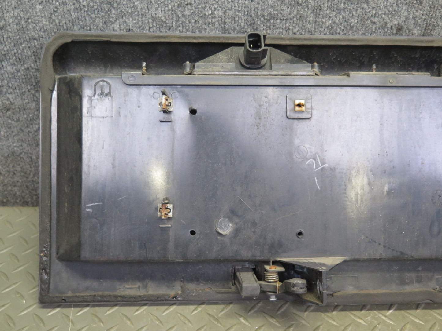 2003-2005 Hummer H2 Rear Trunk Lid Liftgate License Plate Panel W/ Handle