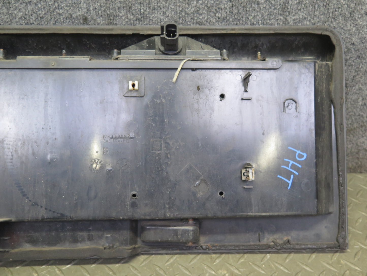 2003-2005 Hummer H2 Rear Trunk Lid Liftgate License Plate Panel W/ Handle