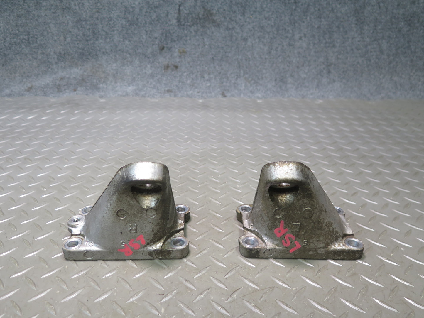 90-00 Lexus LS400 Set of 2 Front Right & Left Engine Motor Mount Bracket OEM