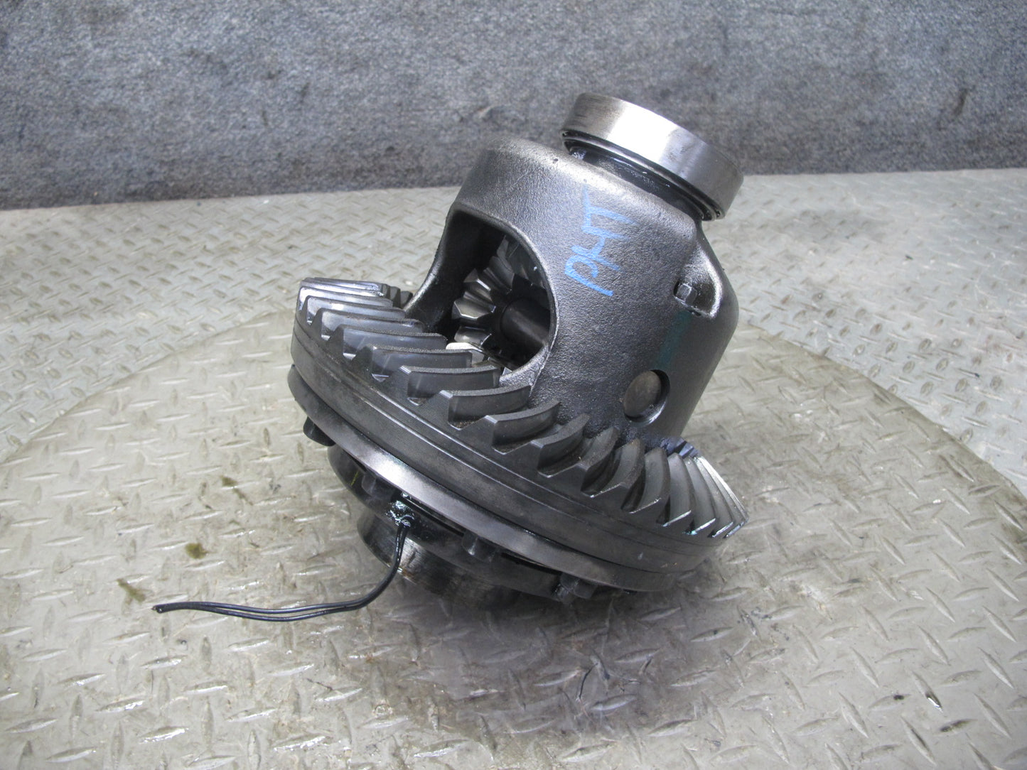 2003-2005 Hummer H2 Rear Differential 4.10 Ratio Ring & Pinion Gear Set