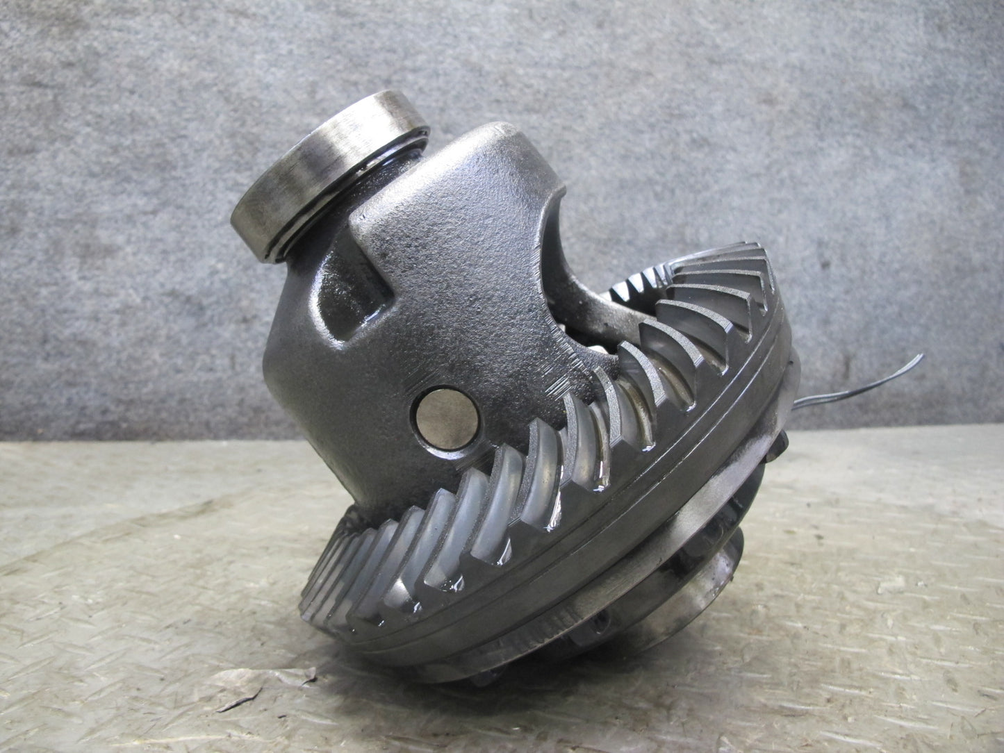 2003-2005 Hummer H2 Rear Differential 4.10 Ratio Ring & Pinion Gear Set