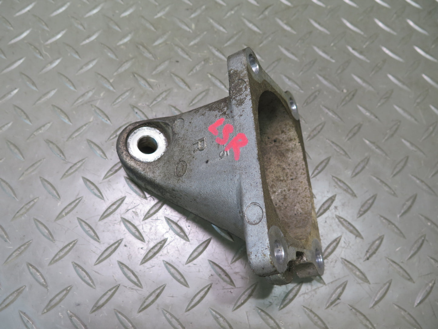 90-00 Lexus LS400 Set of 2 Front Right & Left Engine Motor Mount Bracket OEM