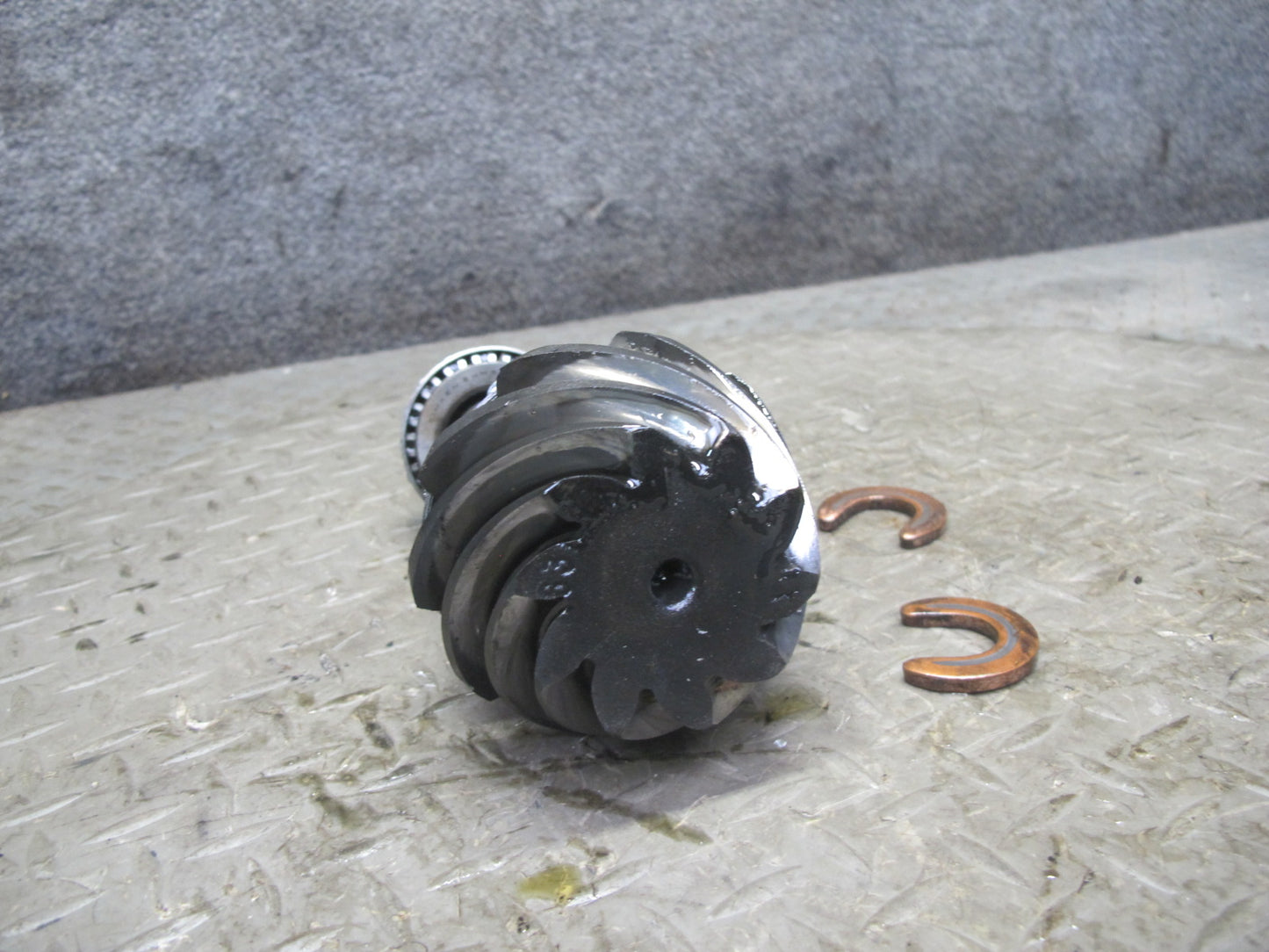 2003-2005 Hummer H2 Rear Differential 4.10 Ratio Ring & Pinion Gear Set