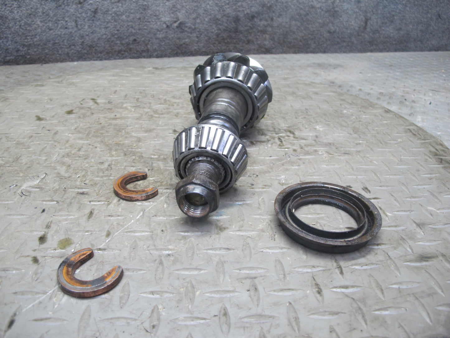 2003-2005 Hummer H2 Rear Differential 4.10 Ratio Ring & Pinion Gear Set